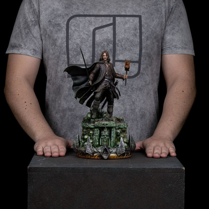 The Lord of the Rings Aragorn Unleashed Art Scale Statue Thirty One Centimeters