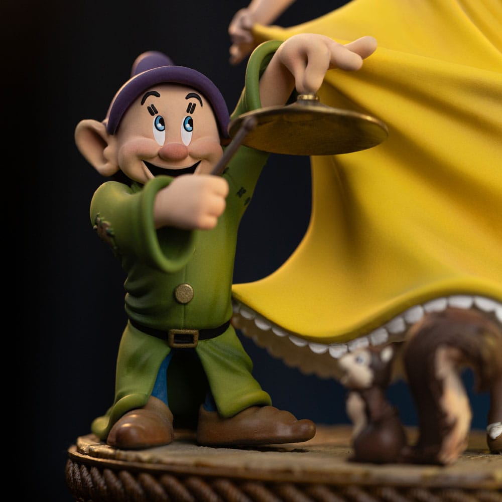 Snow White and the Seven Dwarves Snow White and Dopey Art Scale Statue Twenty One Centimeters