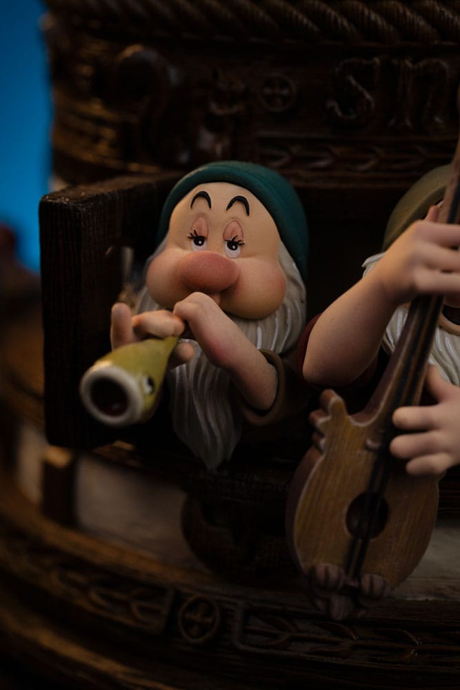 Snow White and the Seven Dwarves Snow White and Dopey Art Scale Statue Deluxe Edition Twenty One Centimeters