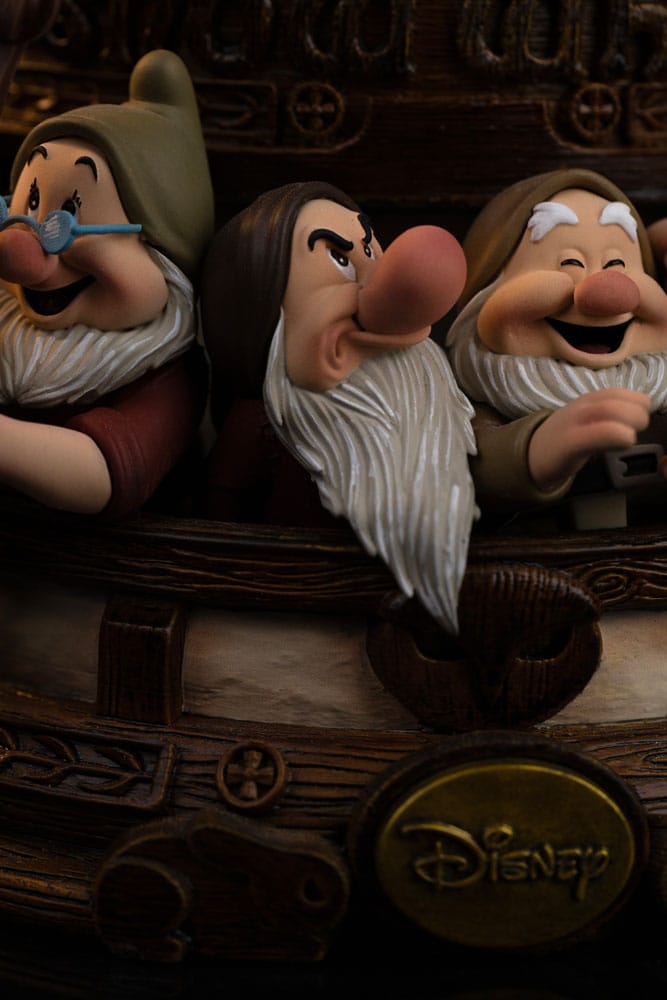 Snow White and the Seven Dwarves Snow White and Dopey Art Scale Statue Deluxe Edition Twenty One Centimeters
