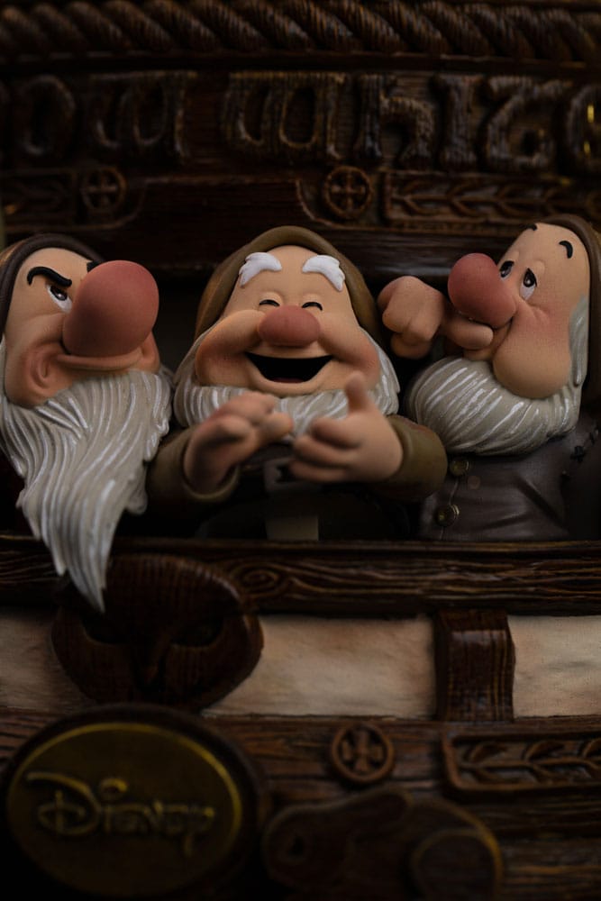 Snow White and the Seven Dwarves Snow White and Dopey Art Scale Statue Deluxe Edition Twenty One Centimeters