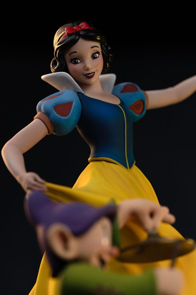 Snow White and the Seven Dwarves Snow White and Dopey Art Scale Statue Deluxe Edition Twenty One Centimeters
