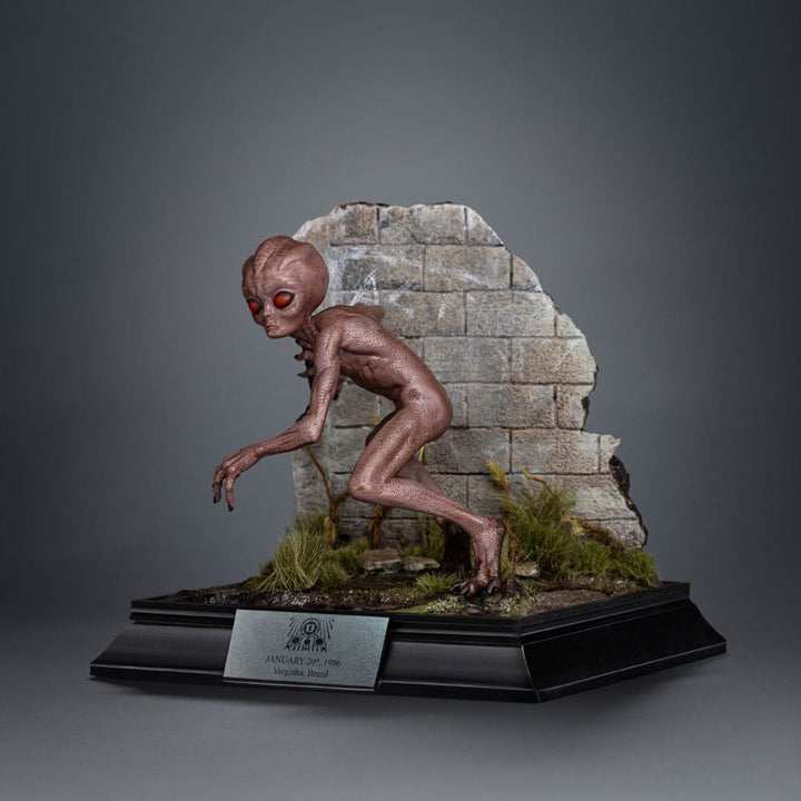 Iron Studios I Want To Believe ET Varginha 1/10 Art Scale Limited Edition Statue