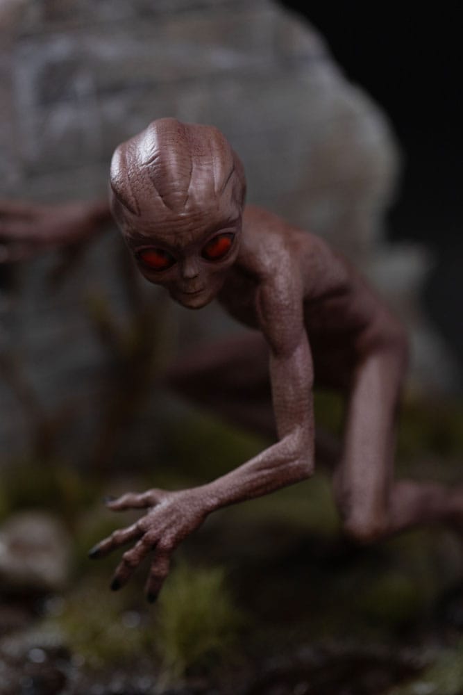 Iron Studios I Want To Believe ET Varginha 1/10 Art Scale Limited Edition Statue