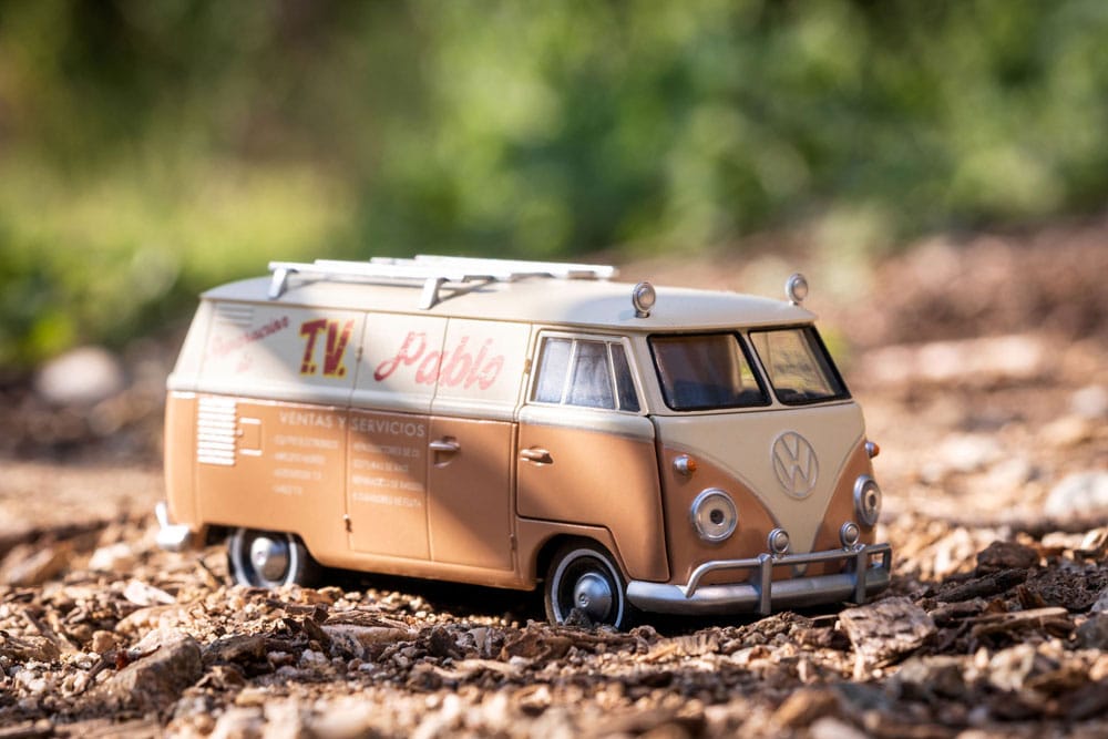Transformers Wheeljack 1967 VW Bus T7 Diecast Model 132