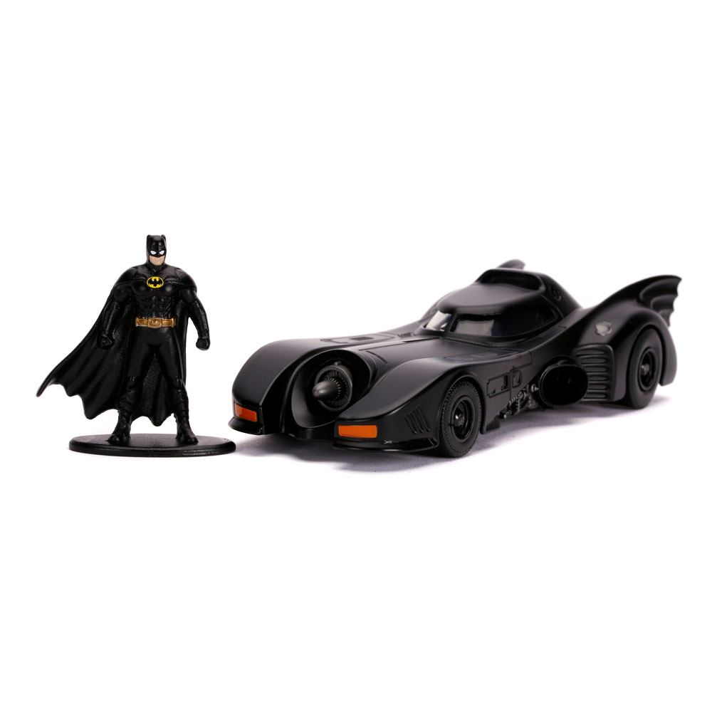 Batman 1989 Batmobile Hollywood Rides Diecast Model 132 with Figure