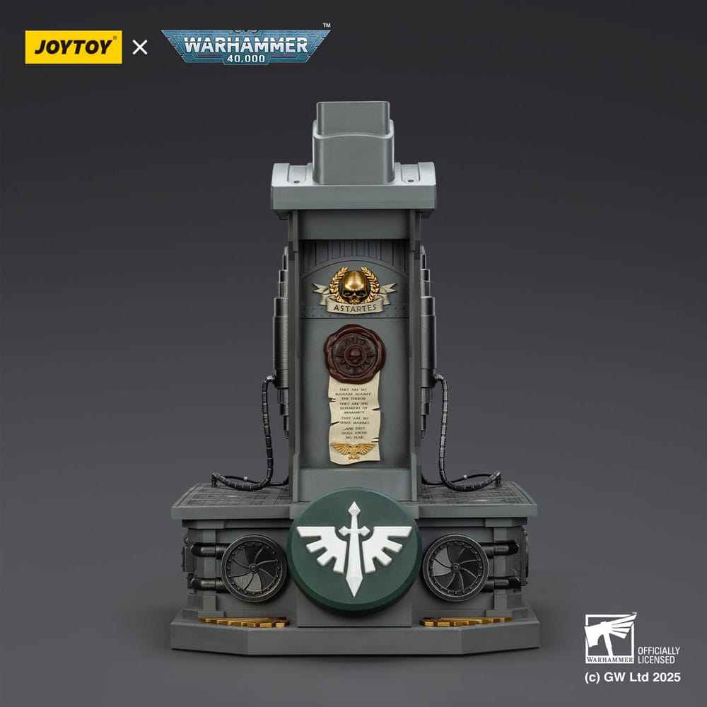 Warhammer 40,000 Dark Angels Mk. X 1/1 Scale Helmet Replica with Display Stand