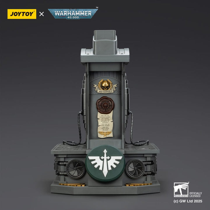 Warhammer 40,000 Dark Angels Mk. X 1/1 Scale Helmet Replica with Display Stand