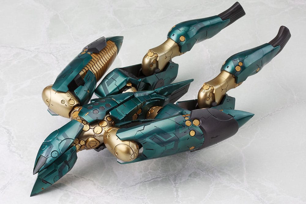 Metal Gear Solid 4 Guns of the Patriots Metal Gear Ray 1/100 Scale Plastic Model Kit
