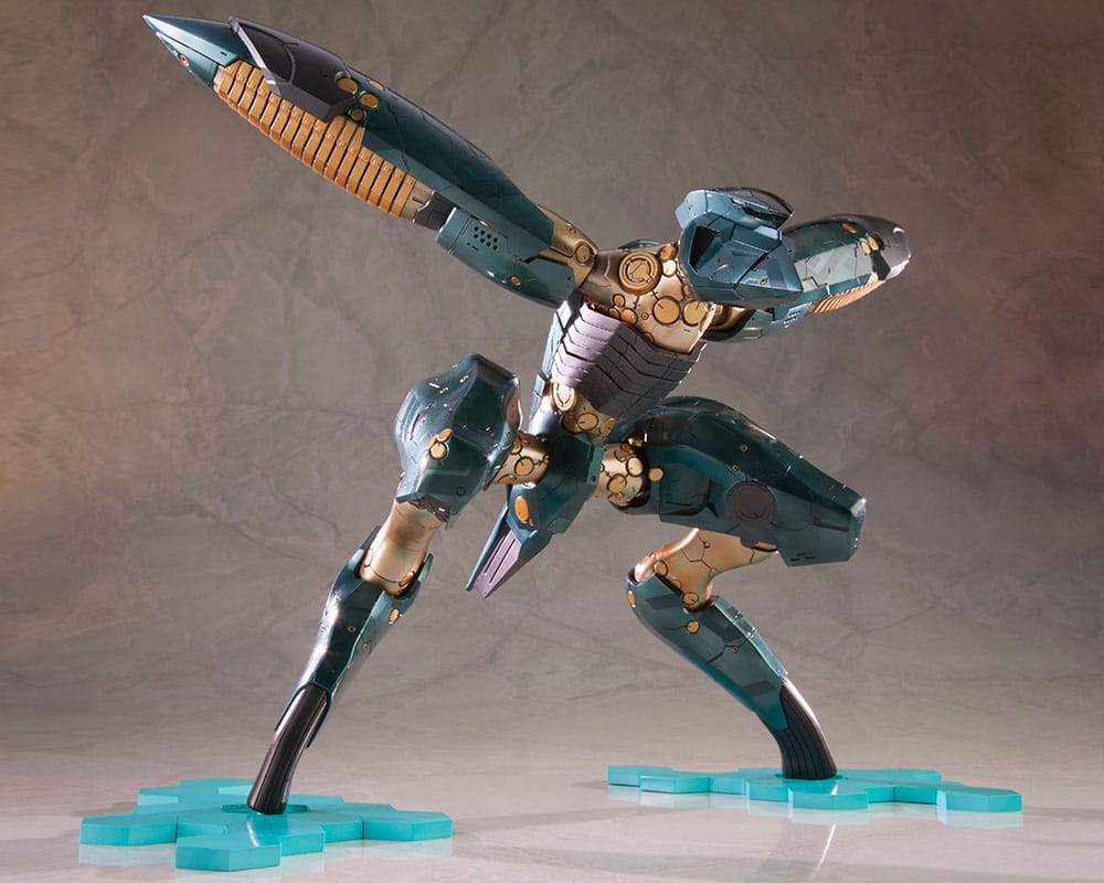 Metal Gear Solid 4 Guns of the Patriots Metal Gear Ray 1/100 Scale Plastic Model Kit