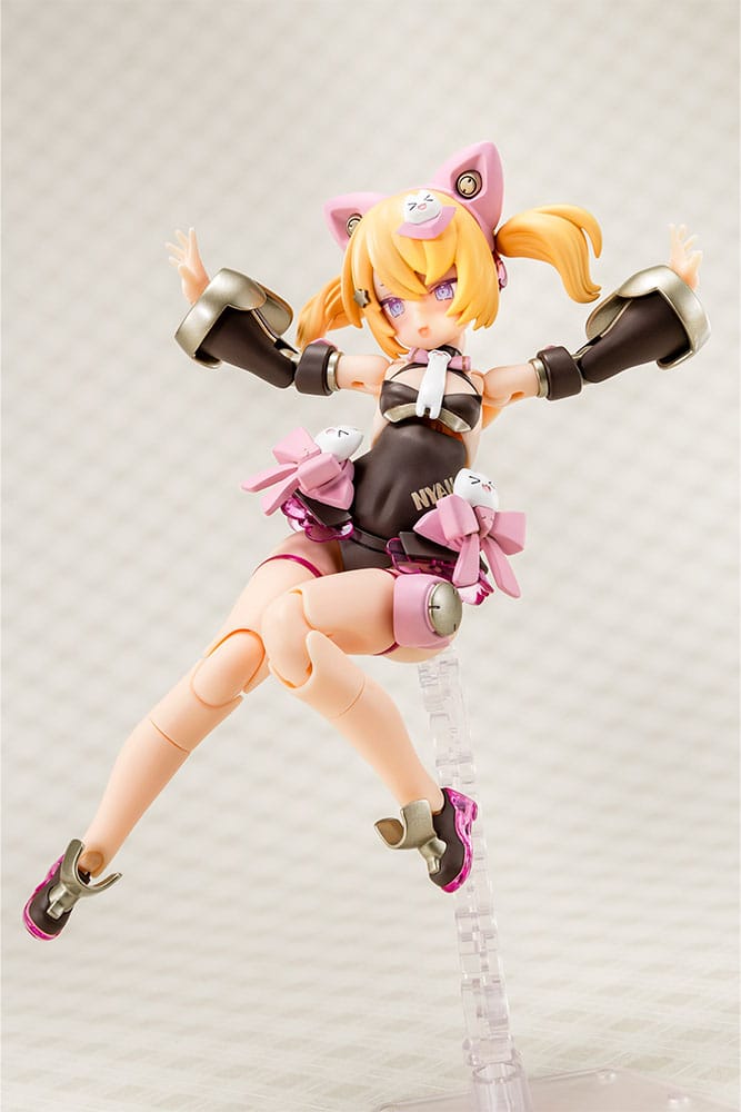 Megami Device Puni Mofu Kuro Mao Plastic Model Kit Fourteen Centimeter