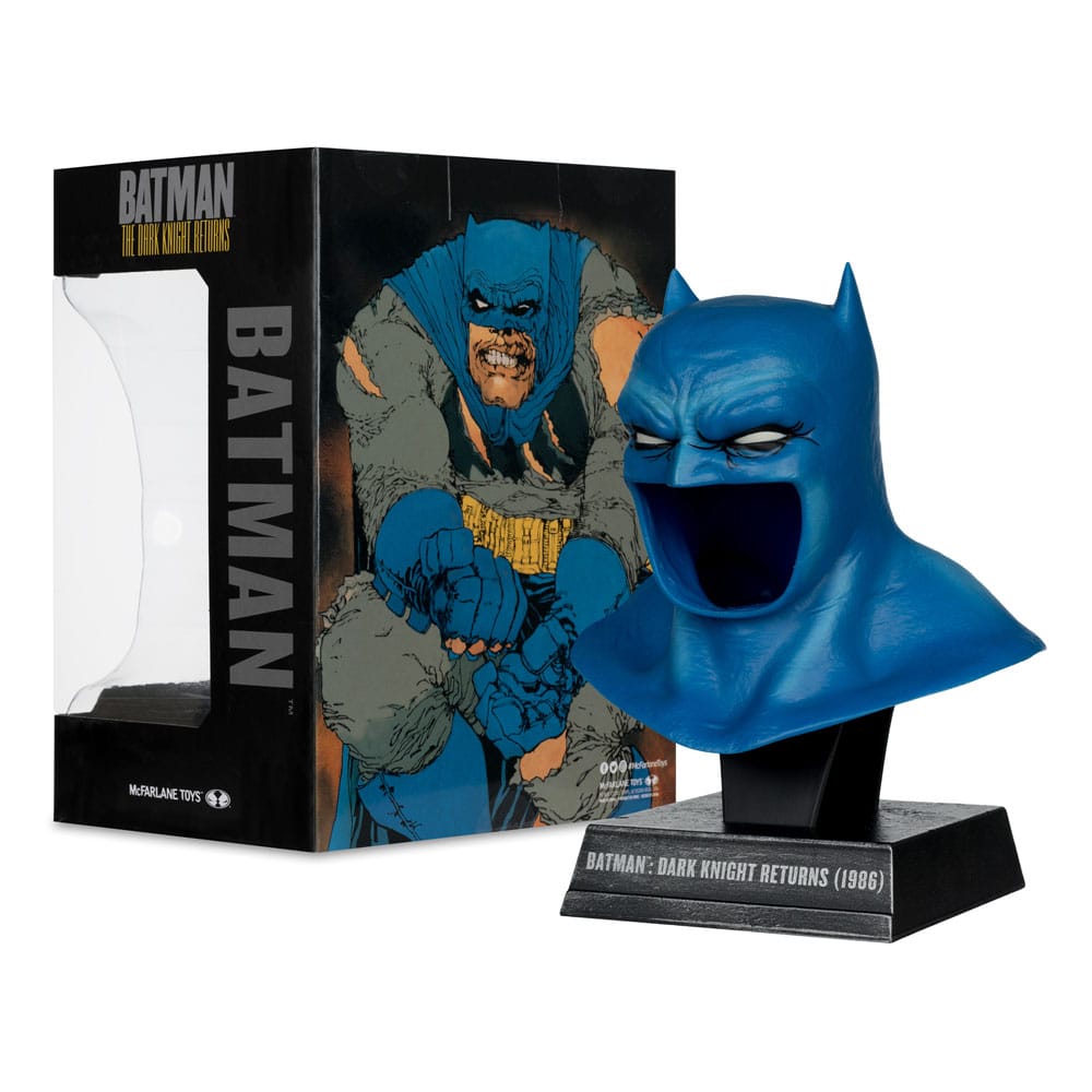 Batman The Dark Knight Returns Batman Cowl 1/3 Scale Replica