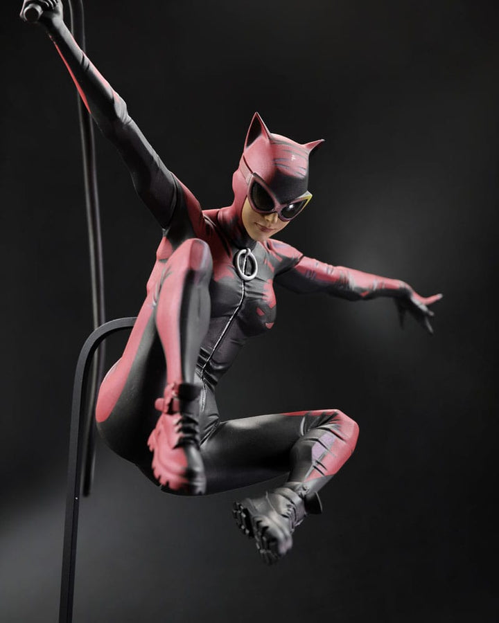 Catwoman #43 DC Designer Series Catwoman 1/6 Scale Limited Edition Statue (Jock)