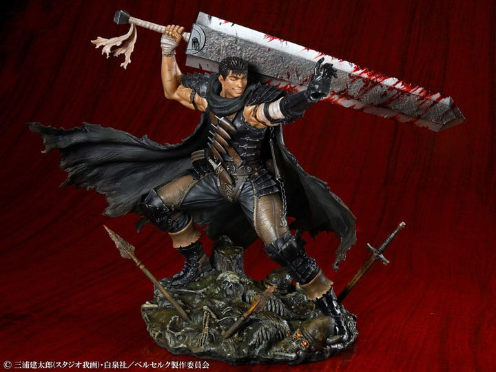 Berserk Guts Black Swordsman PVC Statue 1 7 26 cm