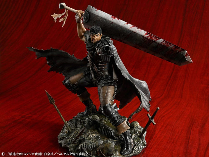 Berserk Guts Black Swordsman PVC Statue 1 7 26 cm