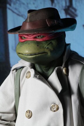 TMNT (1990 Movie): Raphael in Disguise Teenage Mutant Ninja Turtles 1/4 Scale Figure, in display