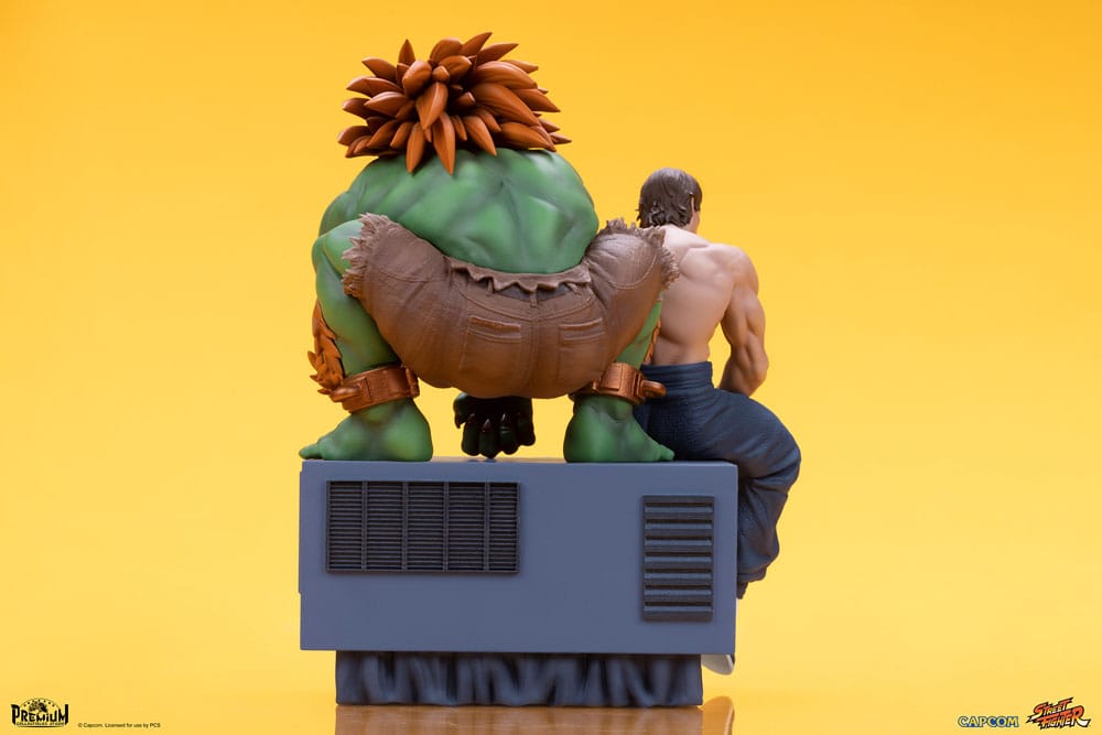 Street Fighter Blanka and Fei Long Street Fighter PVC Statues 1 to 10 Scale 21 cm
