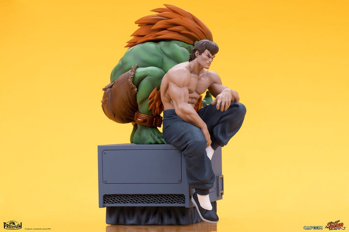 Street Fighter Blanka and Fei Long Street Fighter PVC Statues 1 to 10 Scale 21 cm