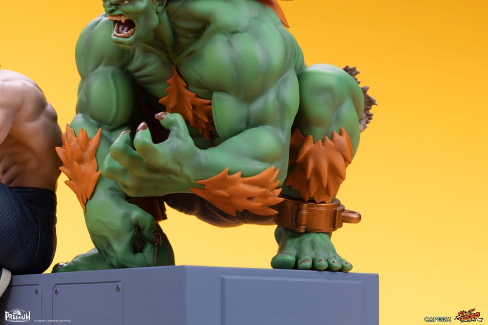 Street Fighter Blanka and Fei Long Street Fighter PVC Statues 1 to 10 Scale 21 cm