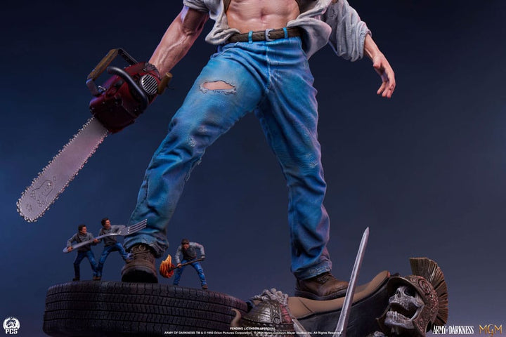 Army of Darkness Premier Series Ash 1/4 Scale Statue