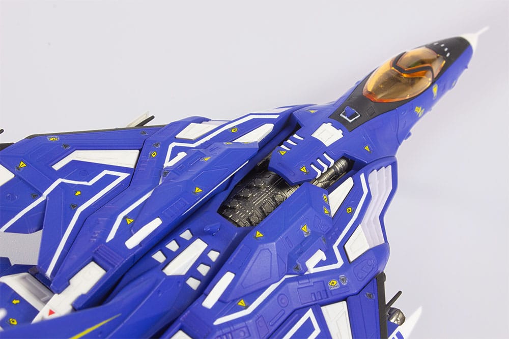 Plum Pmoa Raiden V Director´s Cut FT-00004A Azuma 2P Color Version 1/100 Scale Plastic Model Kit