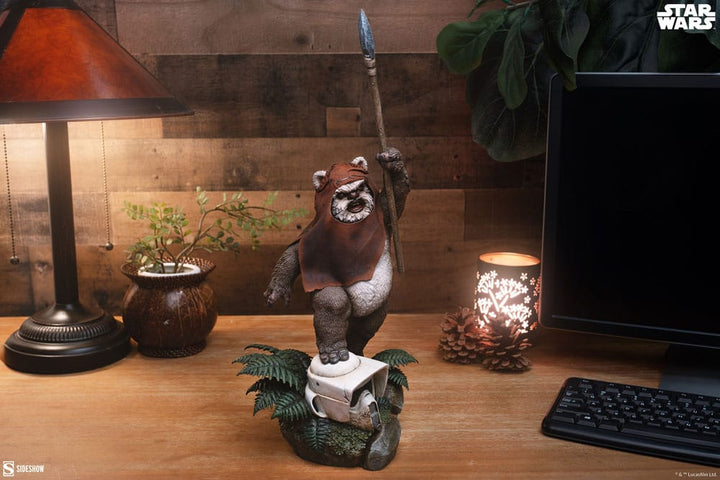 Sideshow Star Wars: Return of the Jedi Premium Format Wicket Statue