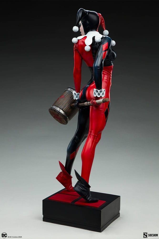 Sideshow DC Comics Premium Format Harley Quinn (Comic Variant) Statue