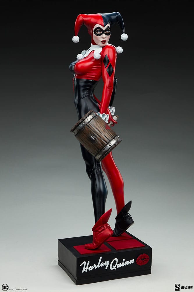 Sideshow DC Comics Premium Format Harley Quinn (Comic Variant) Statue