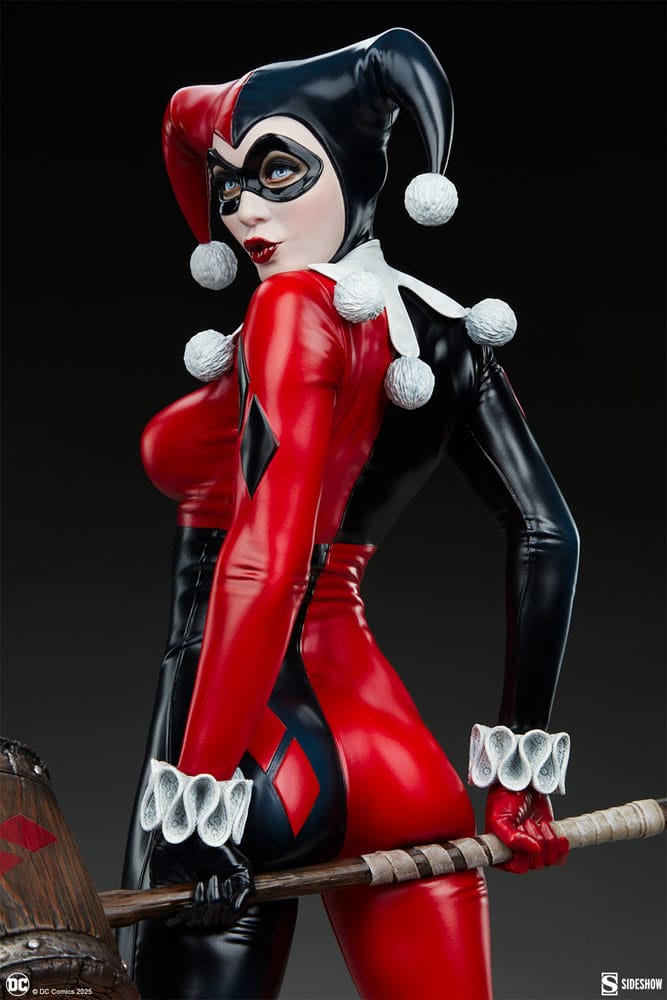 Sideshow DC Comics Premium Format Harley Quinn (Comic Variant) Statue