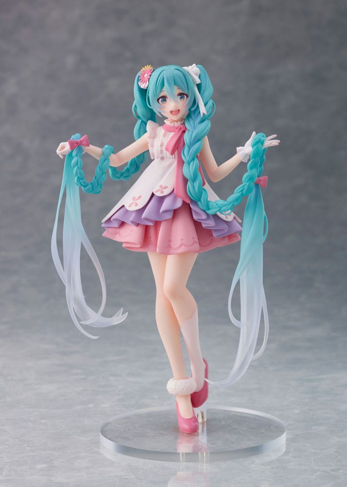 Vocaloid Hatsune Miku (Rapunzel) Wonderland Figure