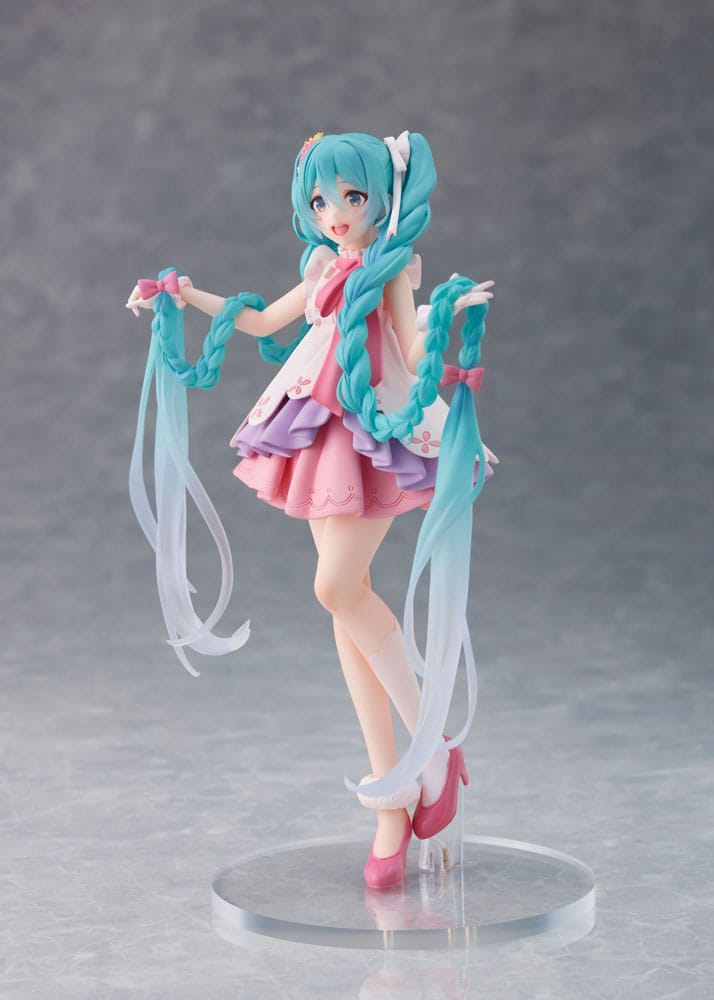 Vocaloid Hatsune Miku (Rapunzel) Wonderland Figure