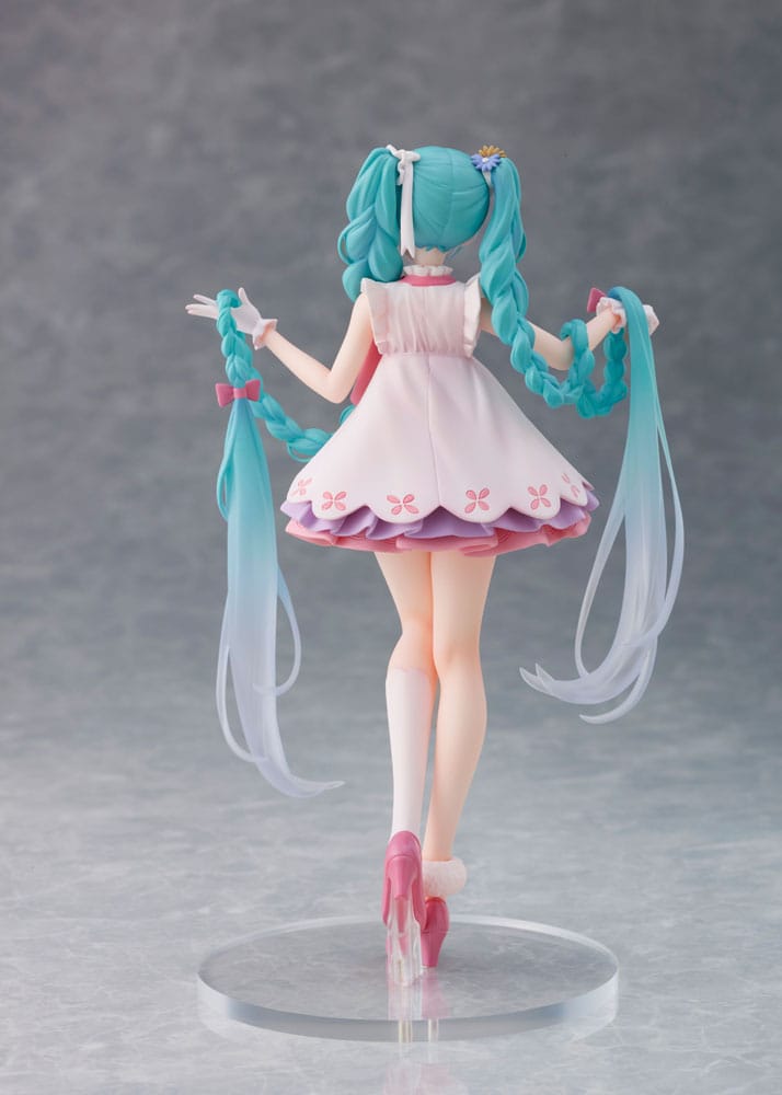 Vocaloid Hatsune Miku (Rapunzel) Wonderland Figure