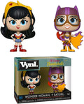 Funko Vynl: DC Bombshells Wonder Woman & Batgirl (2 Pack) - Image 3