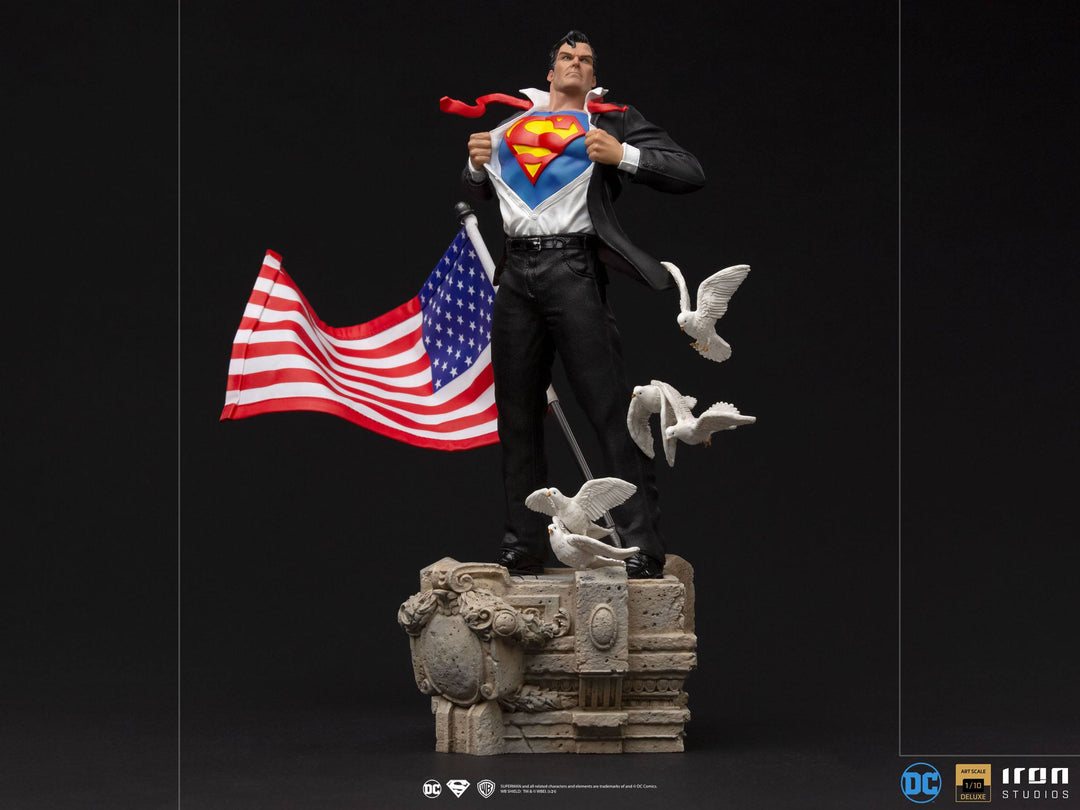 Iron Studios DC Comics Deluxe 1/10 Scale Statue Clark Kent