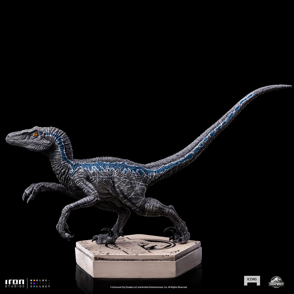Iron Studios Jurassic World Icons Statue - Velociraptor Blue
